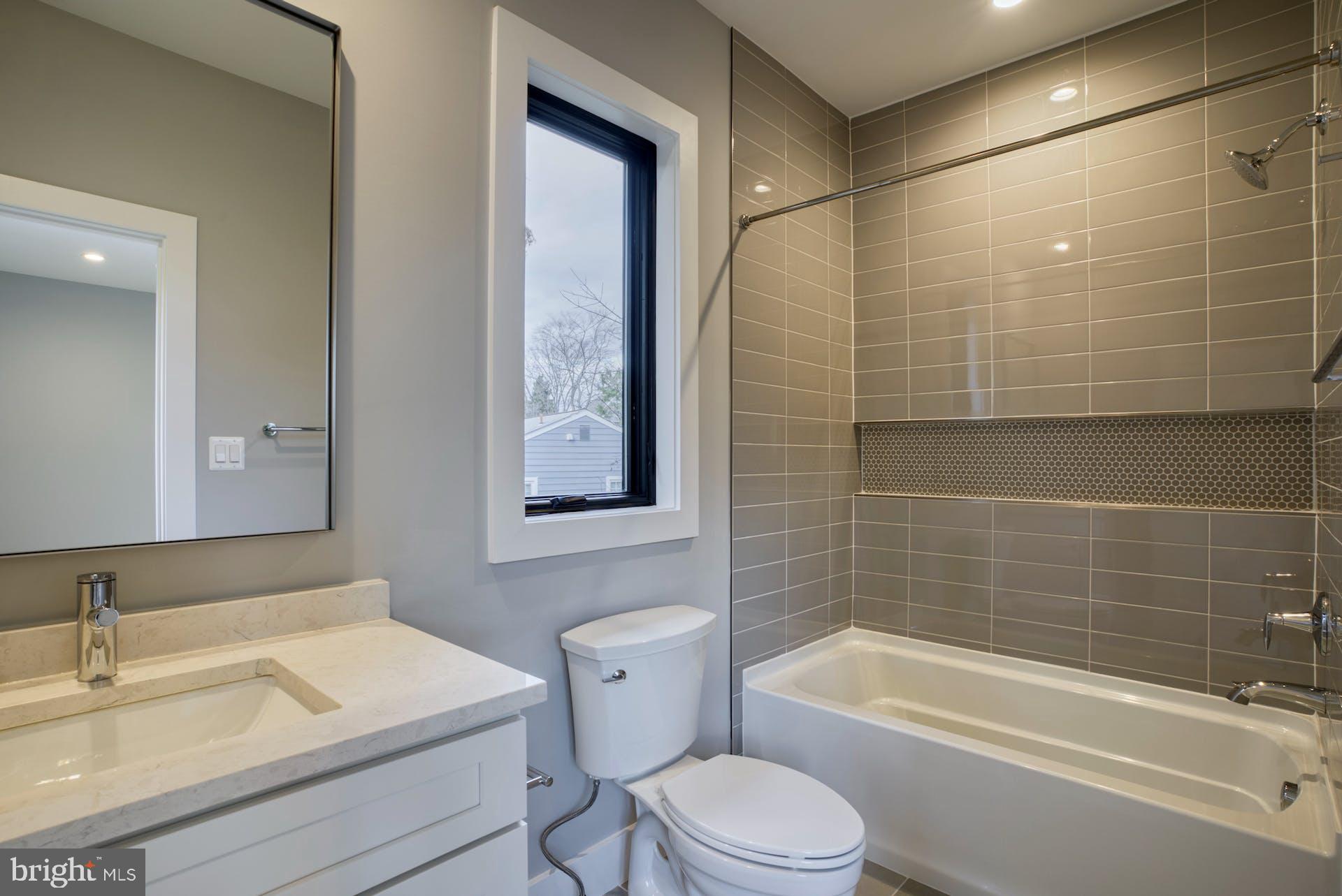 HILLSIDE MANOR - Residential