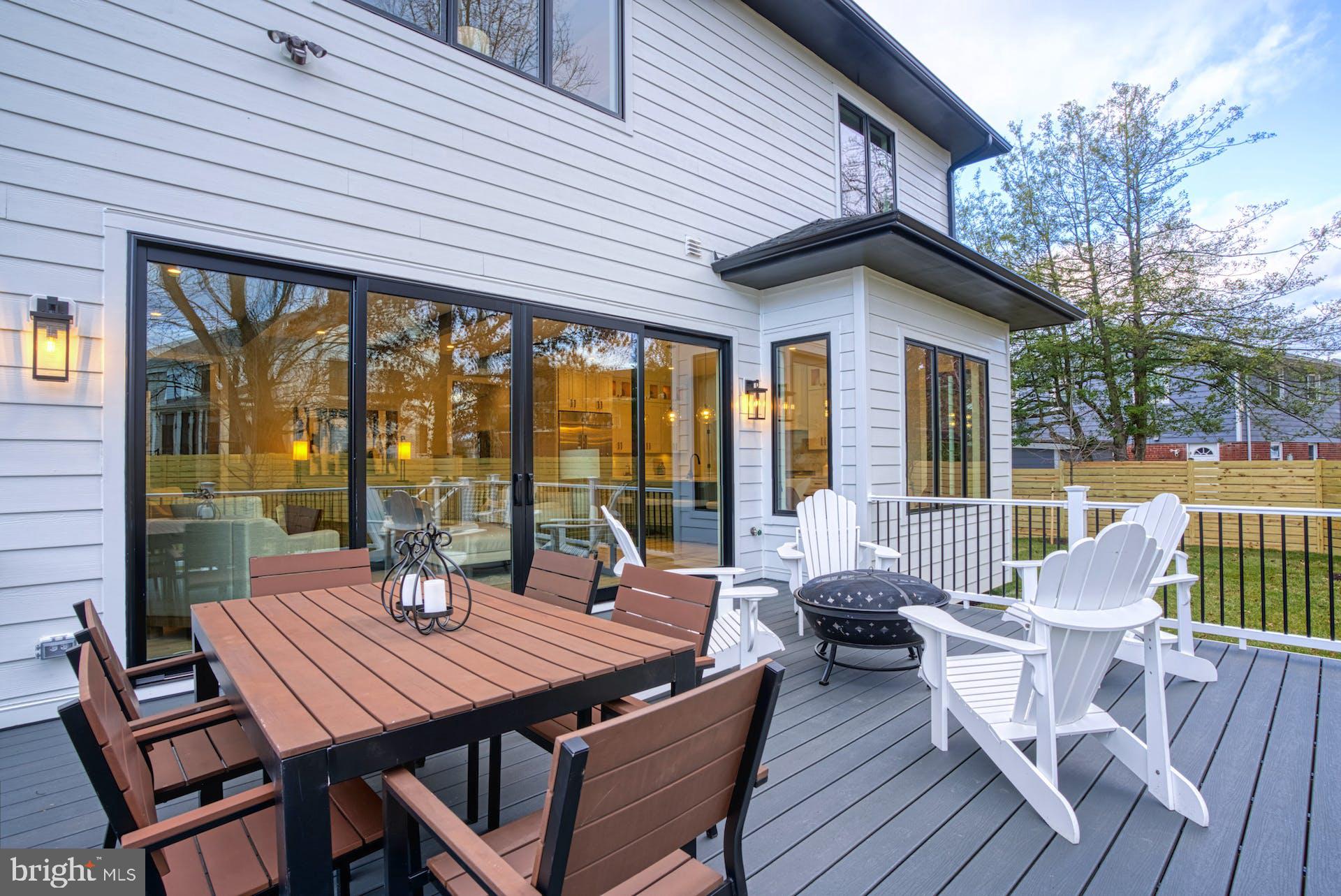 HILLSIDE MANOR - Residential