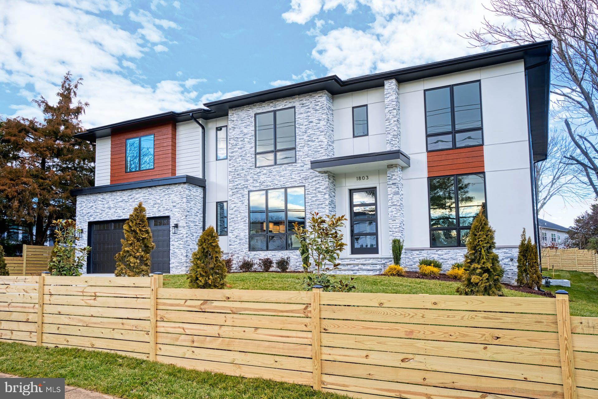 HILLSIDE MANOR - Residential