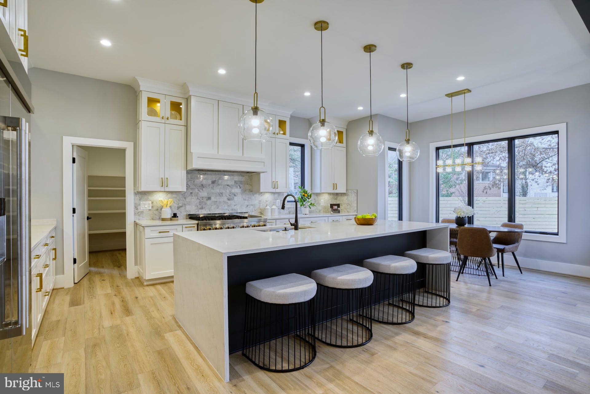 HILLSIDE MANOR - Residential