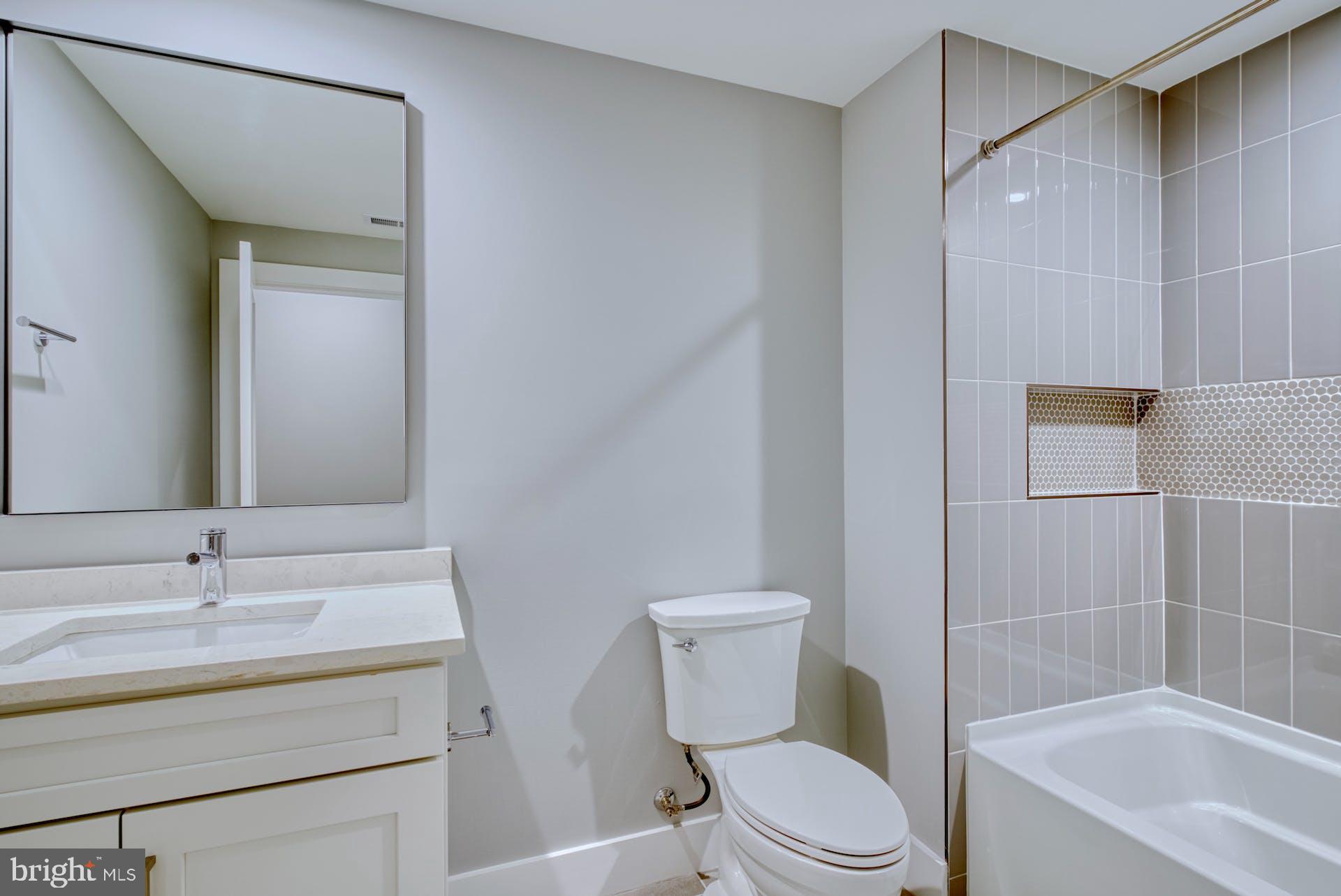 HILLSIDE MANOR - Residential