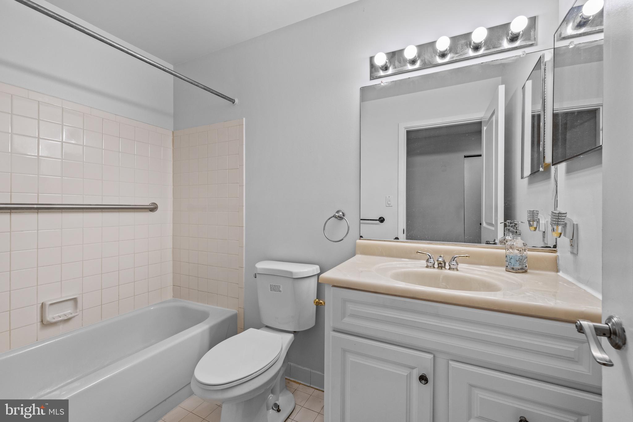 BEDFORD COMMONS - Residential