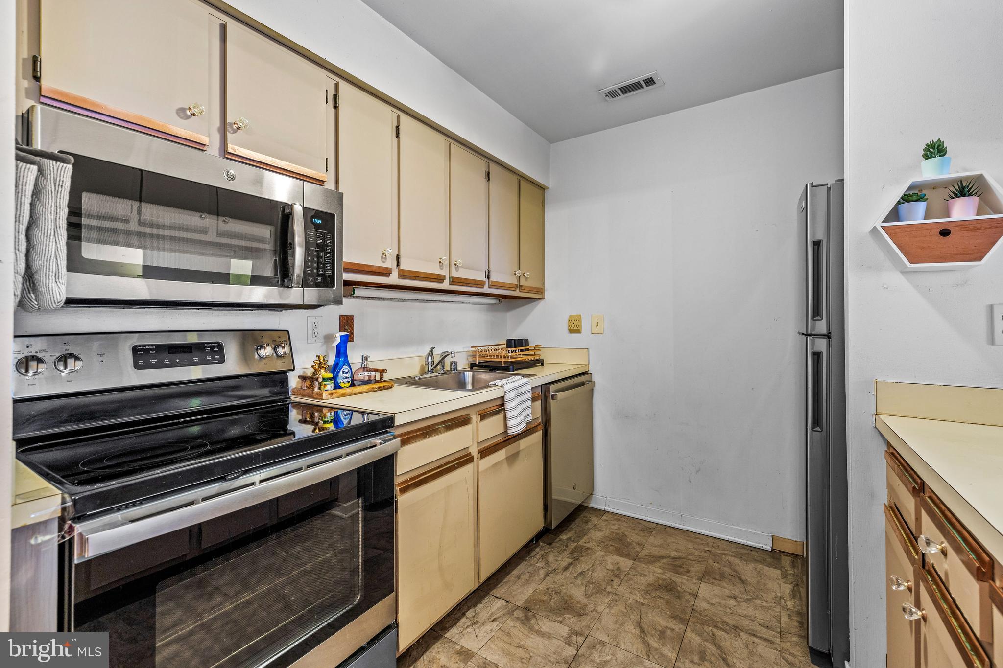 BEDFORD COMMONS - Residential