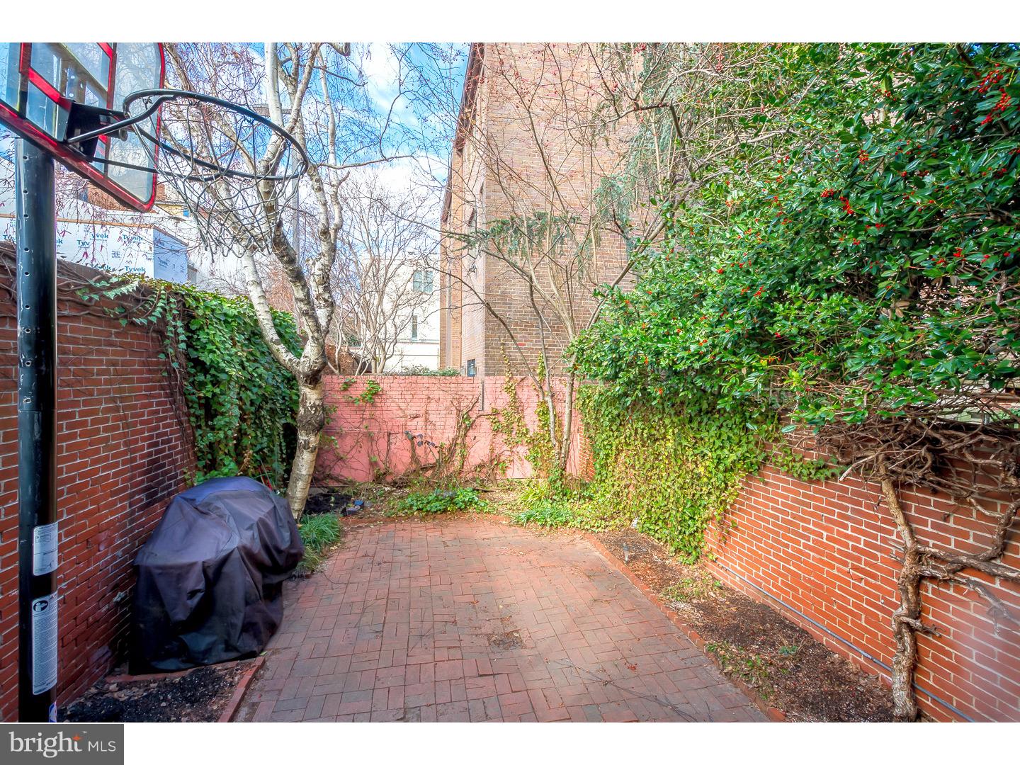 SOCIETY HILL - Residential