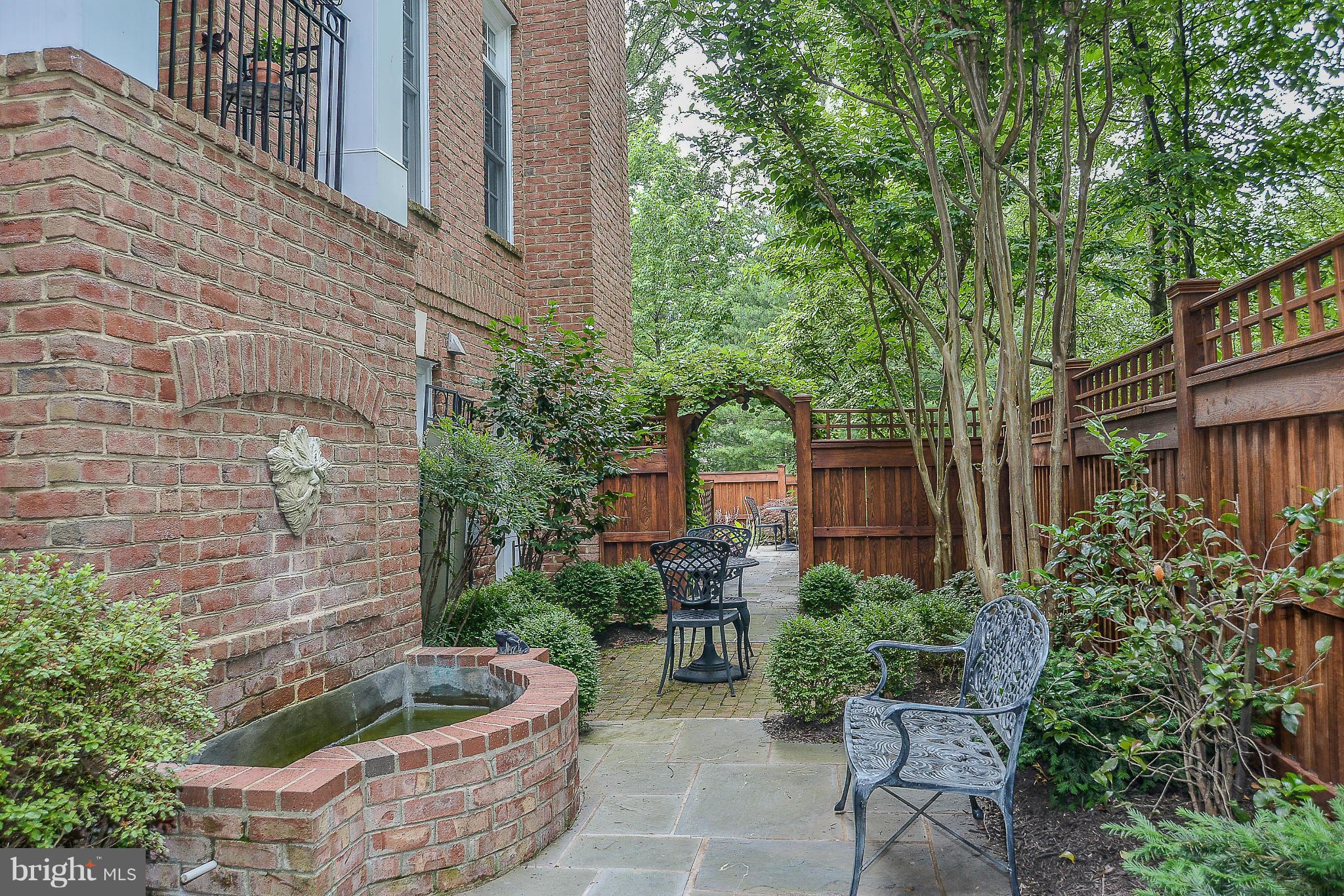 CEDAR LANE - Residential
