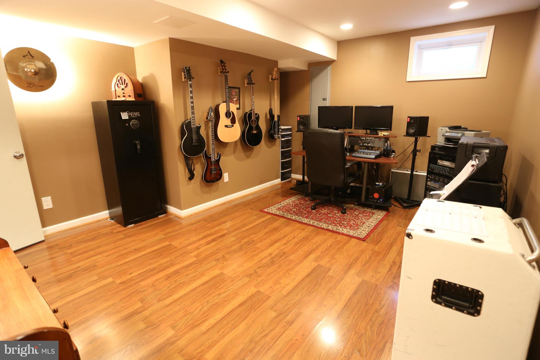 WESTVIEW HILLS - Residential