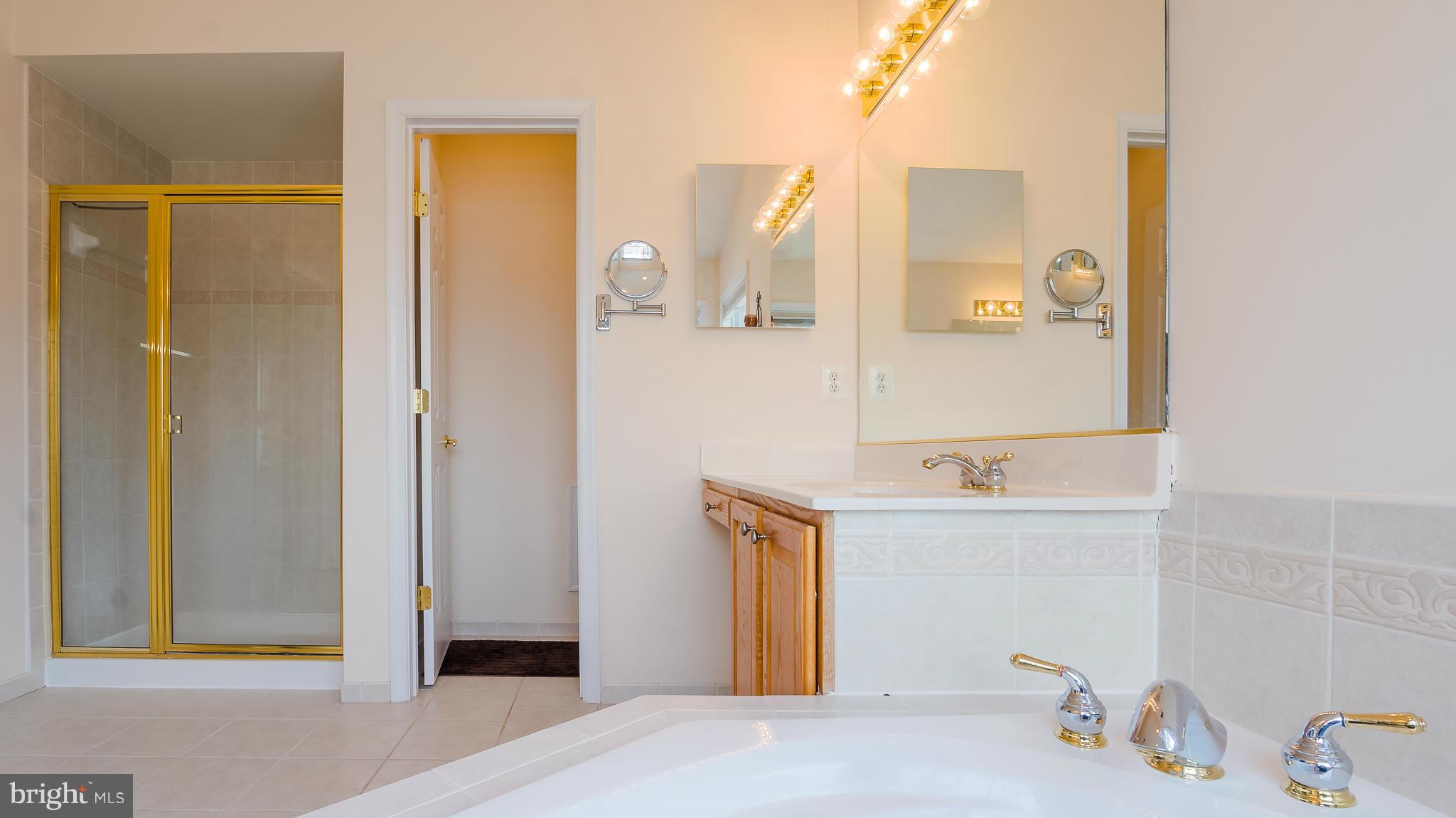 ASHBURN VILLAGE - Residential