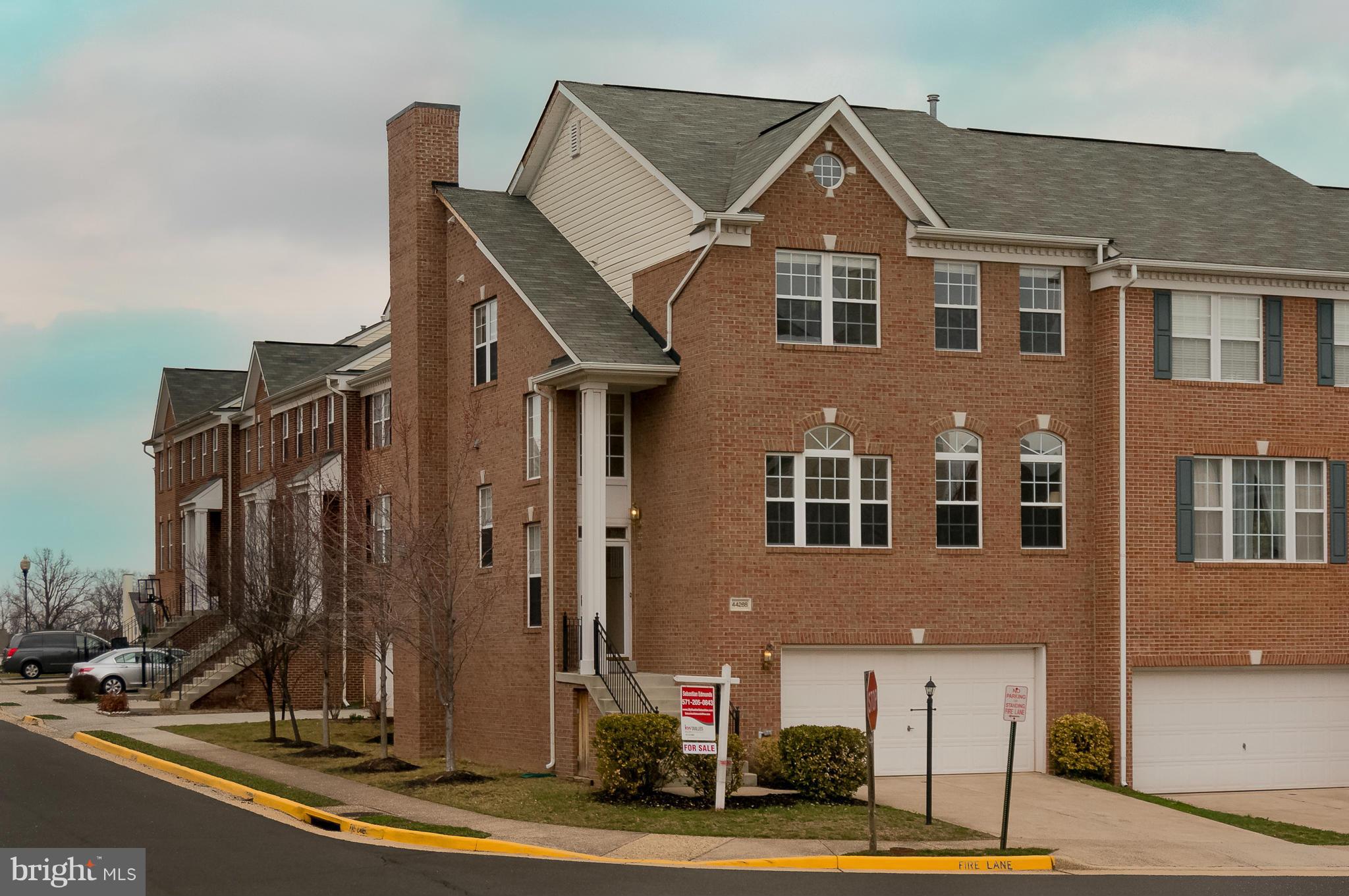 ASHBURN VILLAGE - Residential