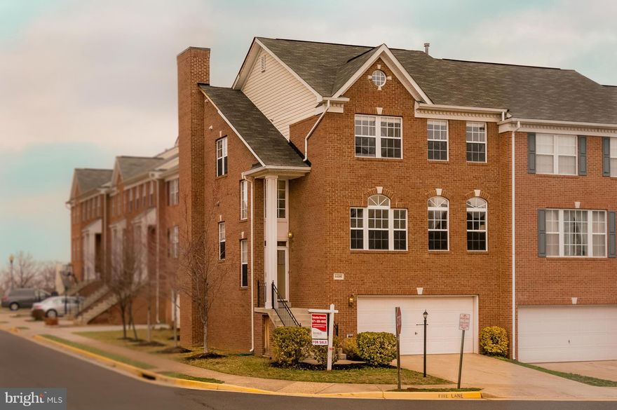 WONDERFUL 4BR/3 BA TOWNHOME W/2-CAR GARAGE! HARDWOOD FLS; PALLADIAN WINDOWS; KIT W/GAS COOKTOP, DOUBLE OVENS, BUILT -IN DESK & BREAKFAST NOOK; FR W/GAS FP; MBR W/TRAY CEILING & SPACIOUS ATTACHED BA; VAULTED CEILINGS; FINISHED LL W/RR, 4TH BR & FULL BATH rough in.  CLOSE TO LOADS OF AMENITIES, INCL ASHBURN SPORTS PAVILION, & EASY ACCESS TO COMMUTER ROUTES!