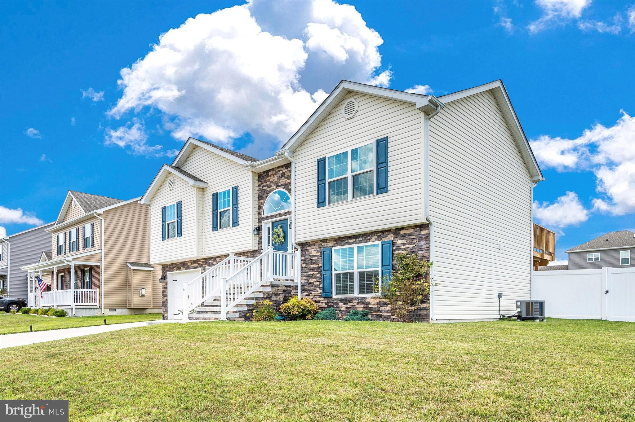 HERITAGE HILLS - Residential