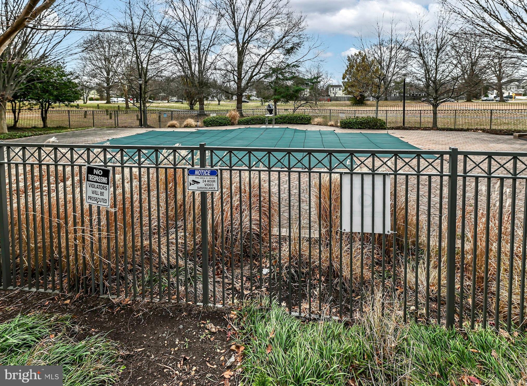 SAVOY PARK CONDOMINIUMS - Residential