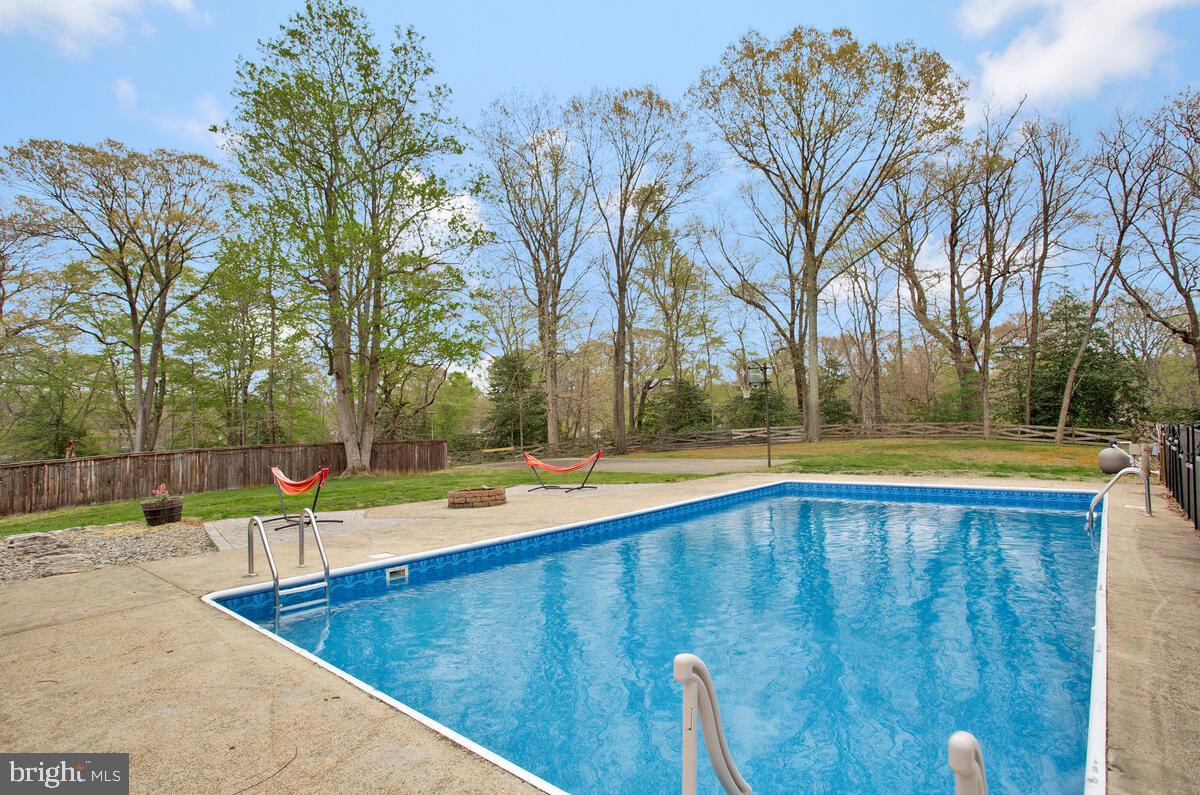 SHORES OF CALVERT - Residential