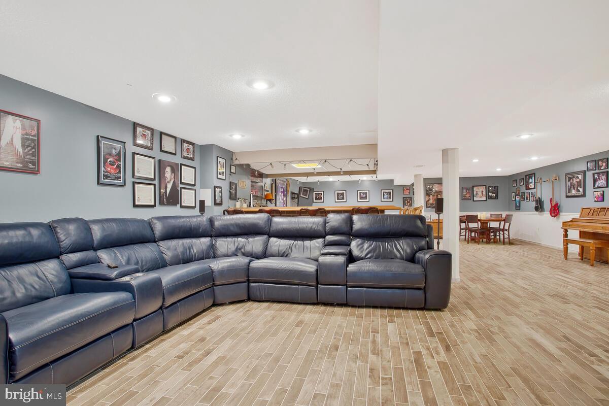 SHORES OF CALVERT - Residential