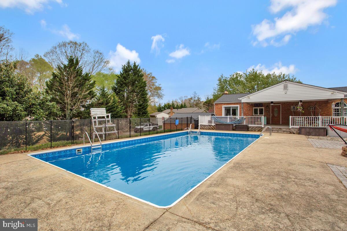 SHORES OF CALVERT - Residential