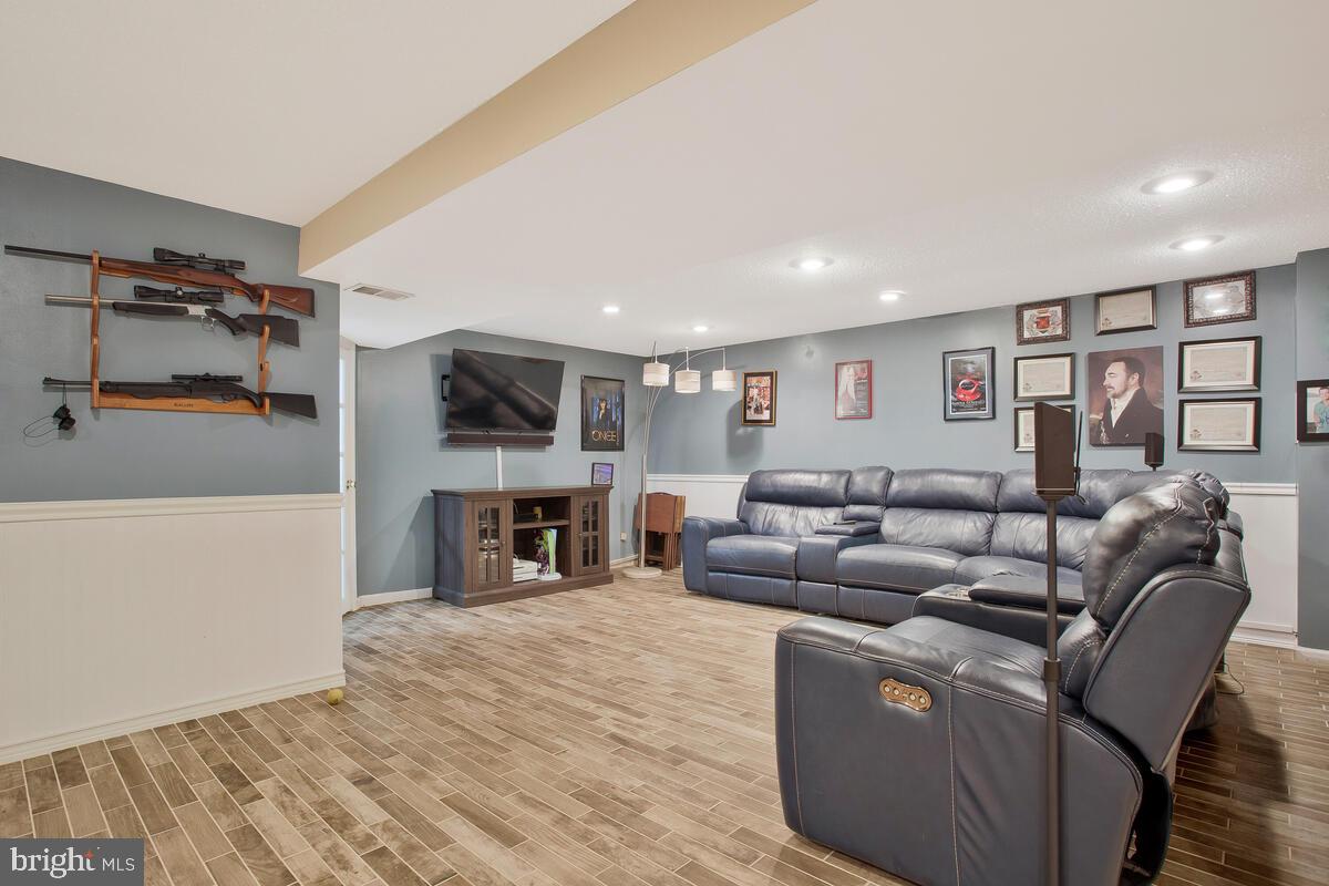 SHORES OF CALVERT - Residential