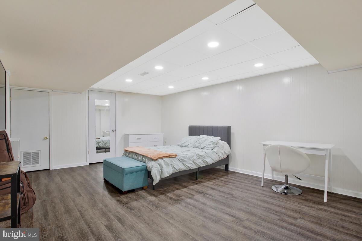 SHORES OF CALVERT - Residential