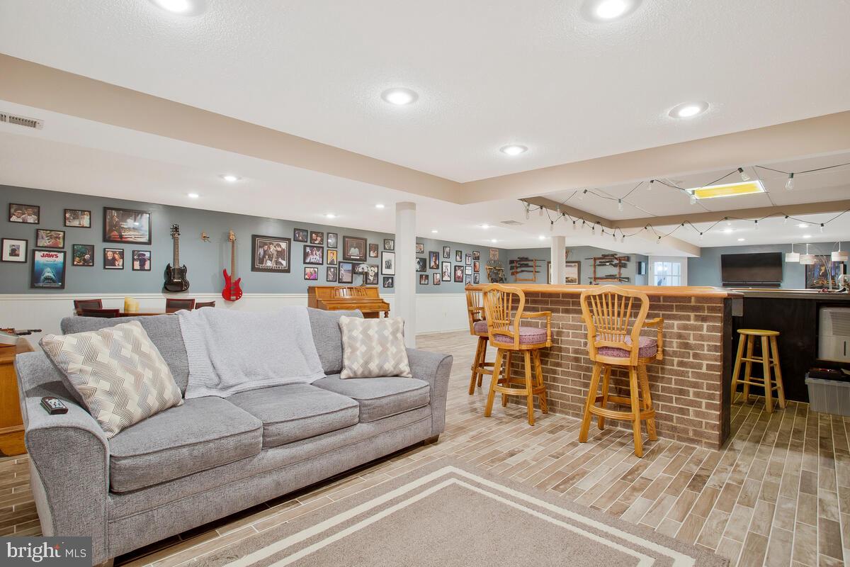 SHORES OF CALVERT - Residential