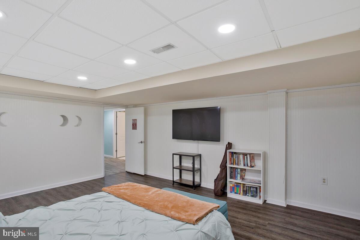 SHORES OF CALVERT - Residential