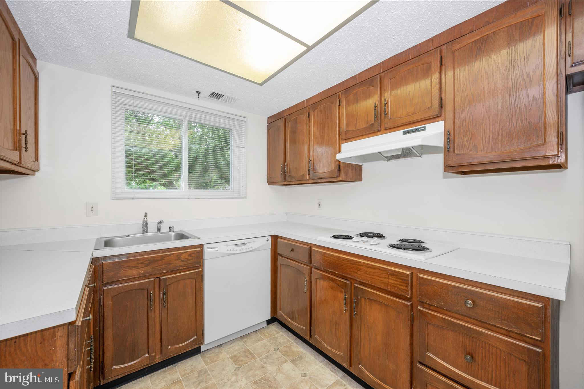 ROSSMOOR MUTUAL #5 - Residential
