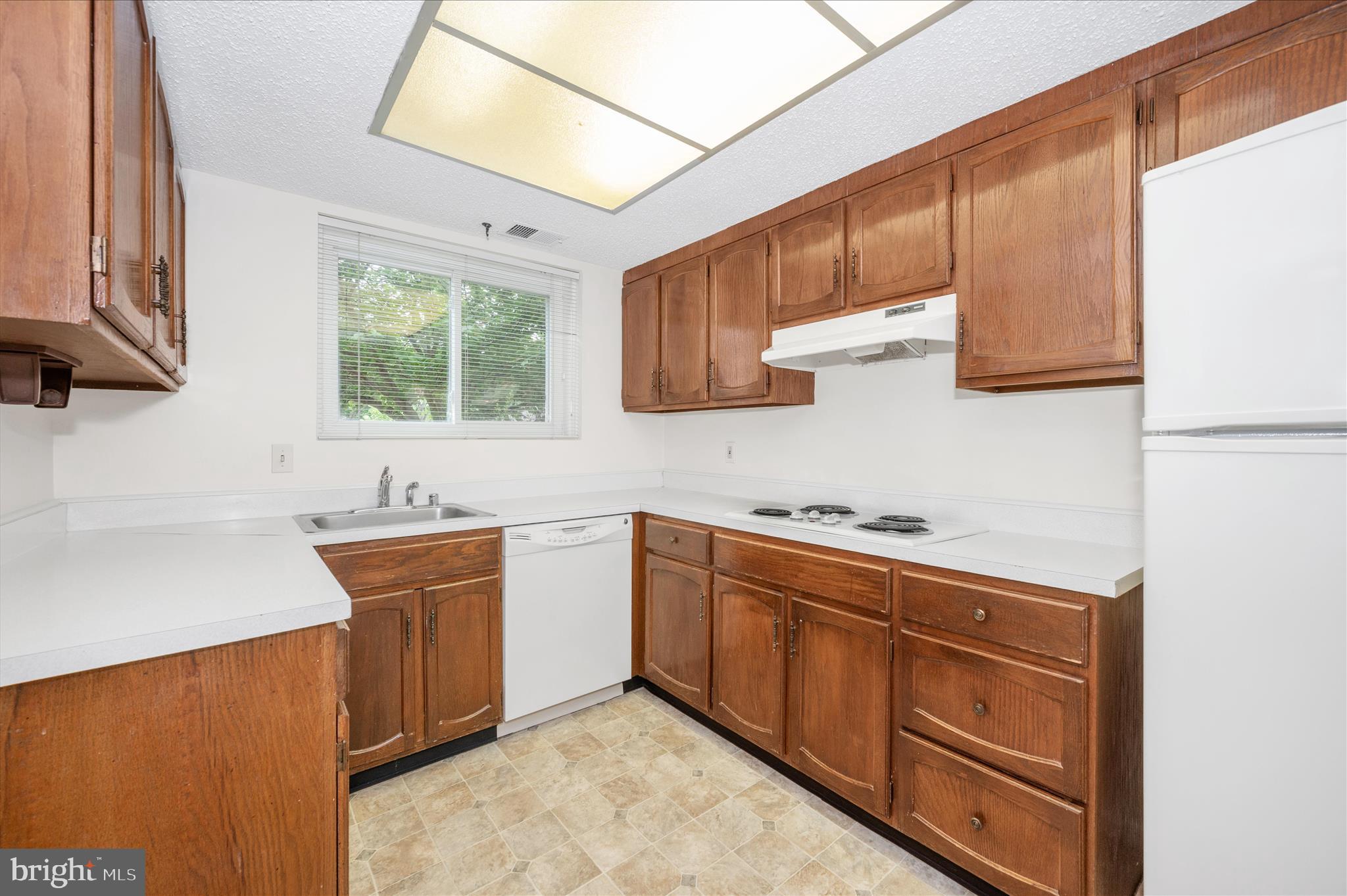 ROSSMOOR MUTUAL #5 - Residential
