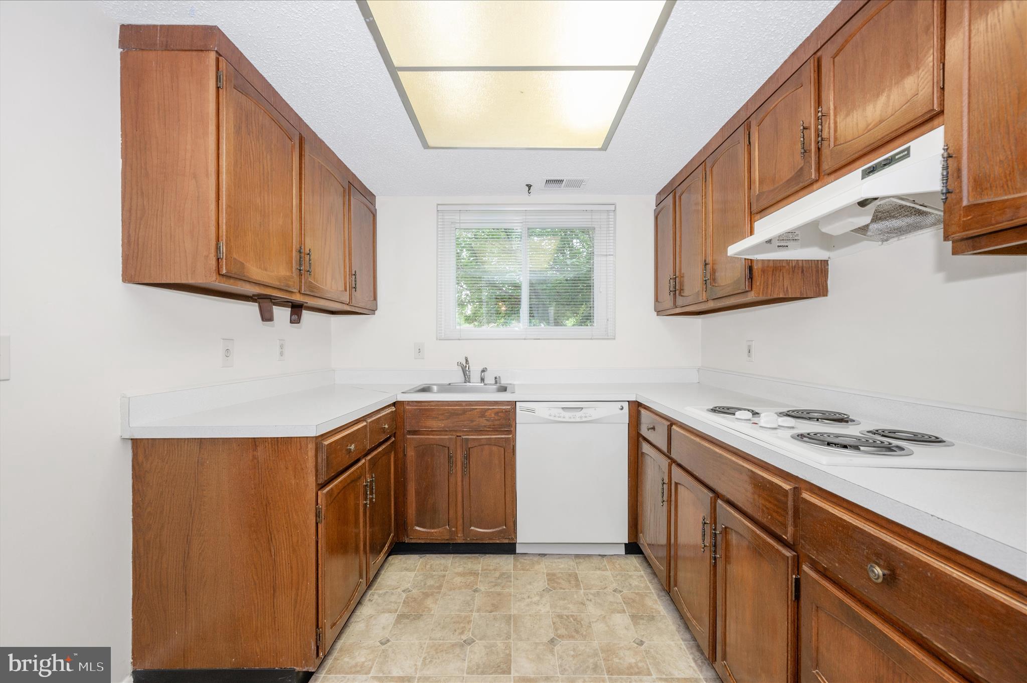 ROSSMOOR MUTUAL #5 - Residential