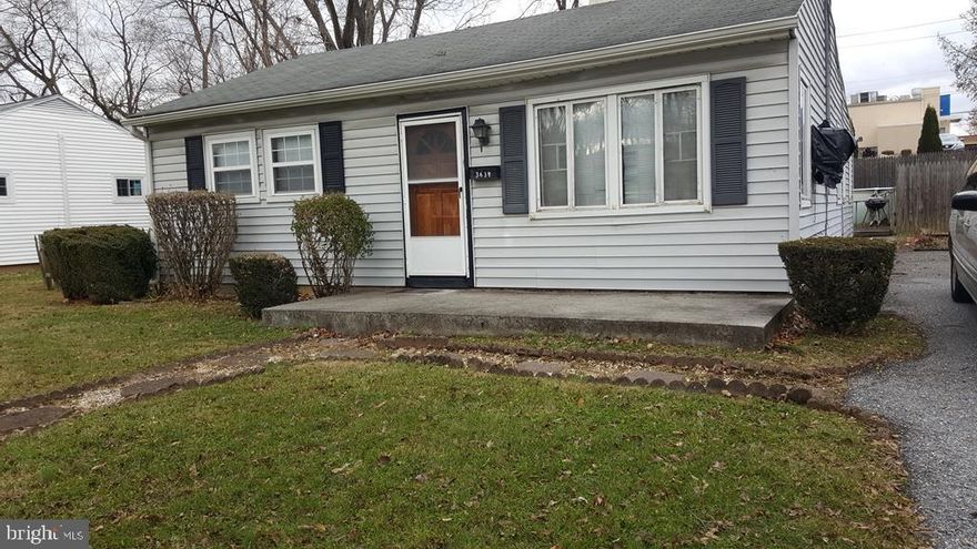 2 Bedroom; 1.5 Bath ranch in great location. Perfect for those wanting to downsize or save on renting. Sunken family room for entertaining