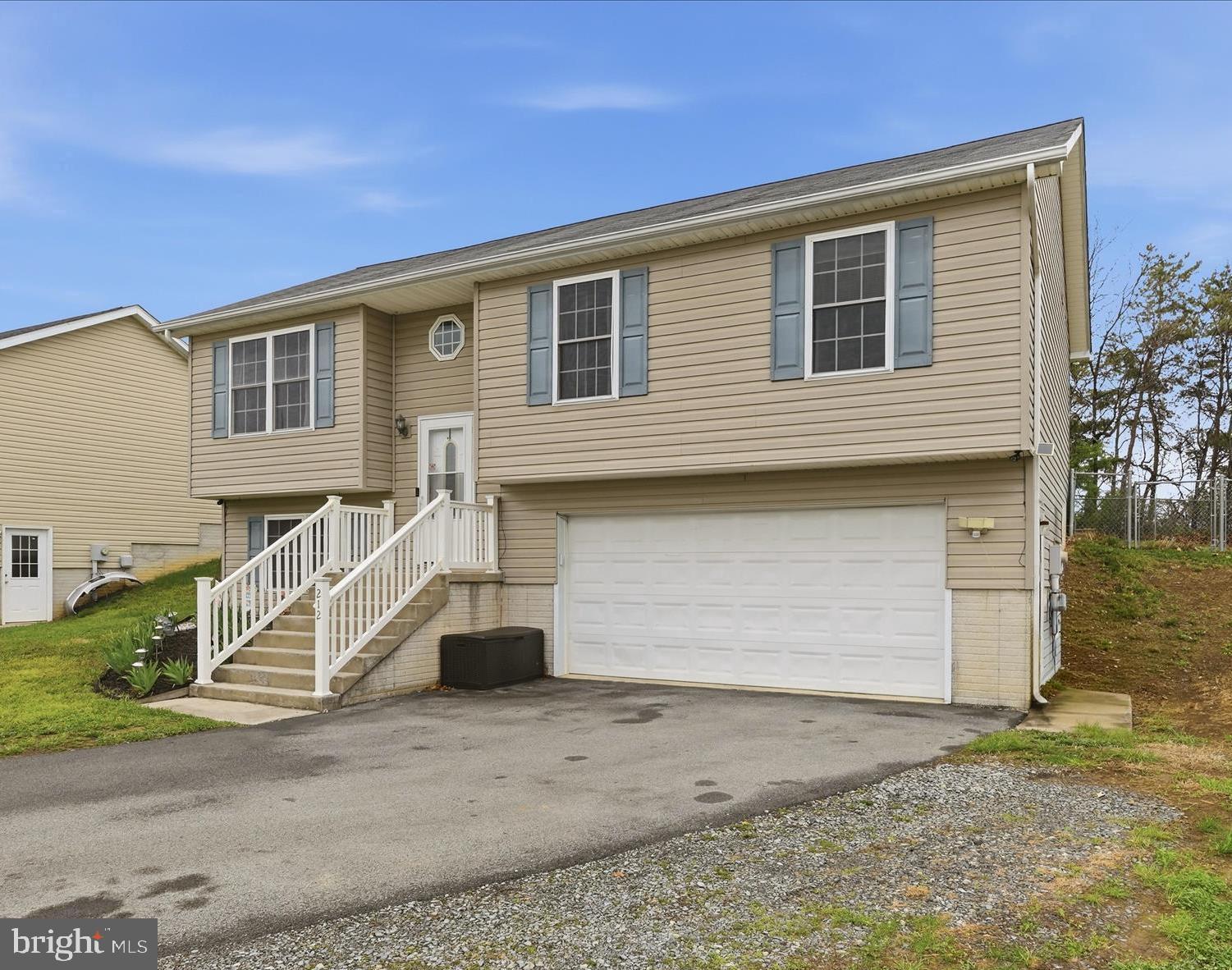 CHESSIE COURT - Residential