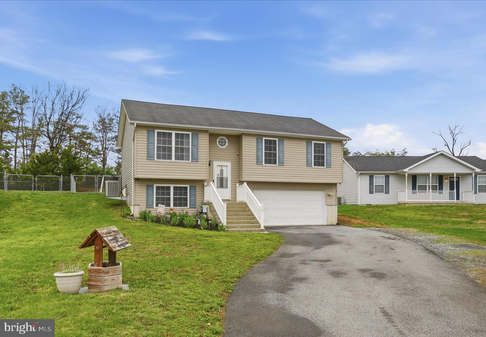 CHESSIE COURT - Residential