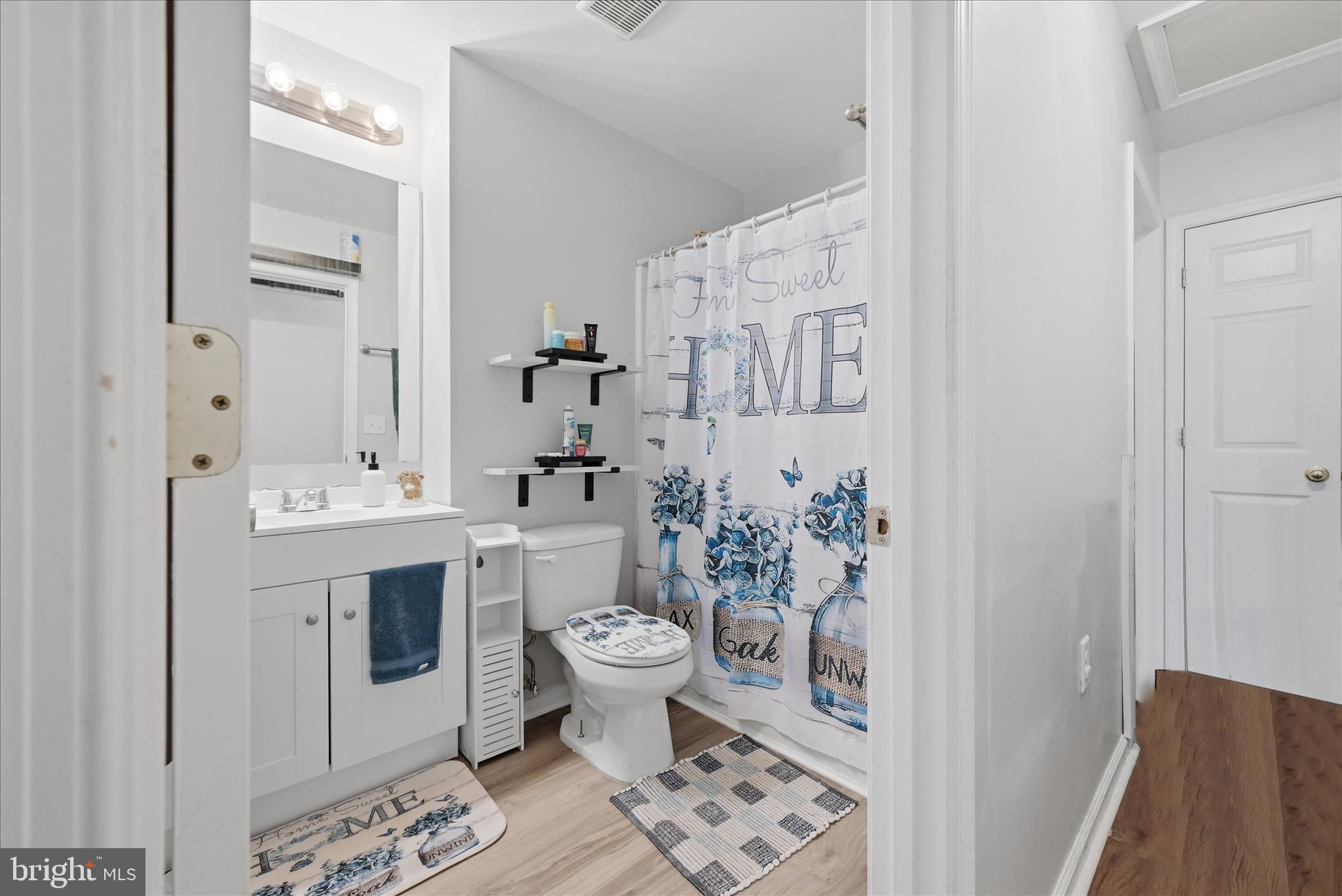 CHESSIE COURT - Residential