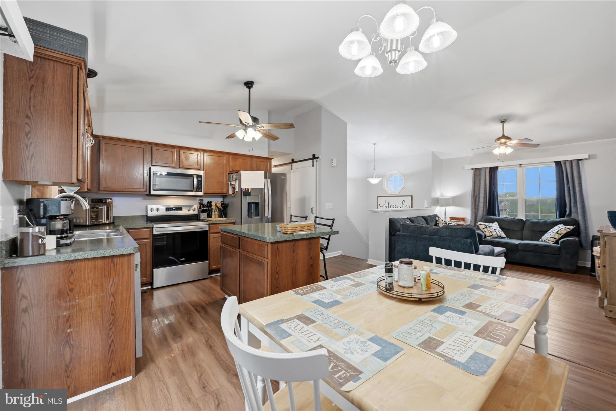 CHESSIE COURT - Residential