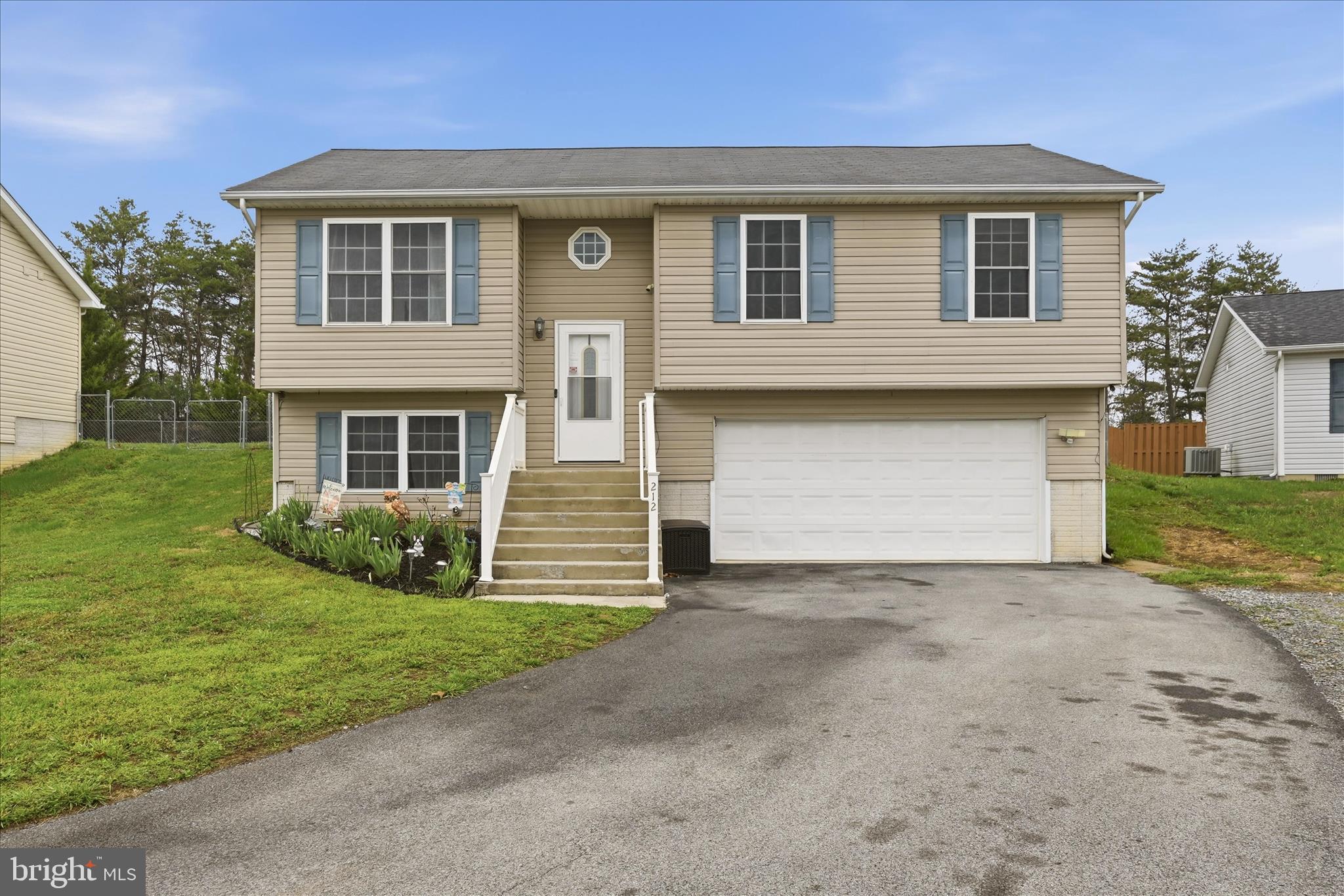 CHESSIE COURT - Residential