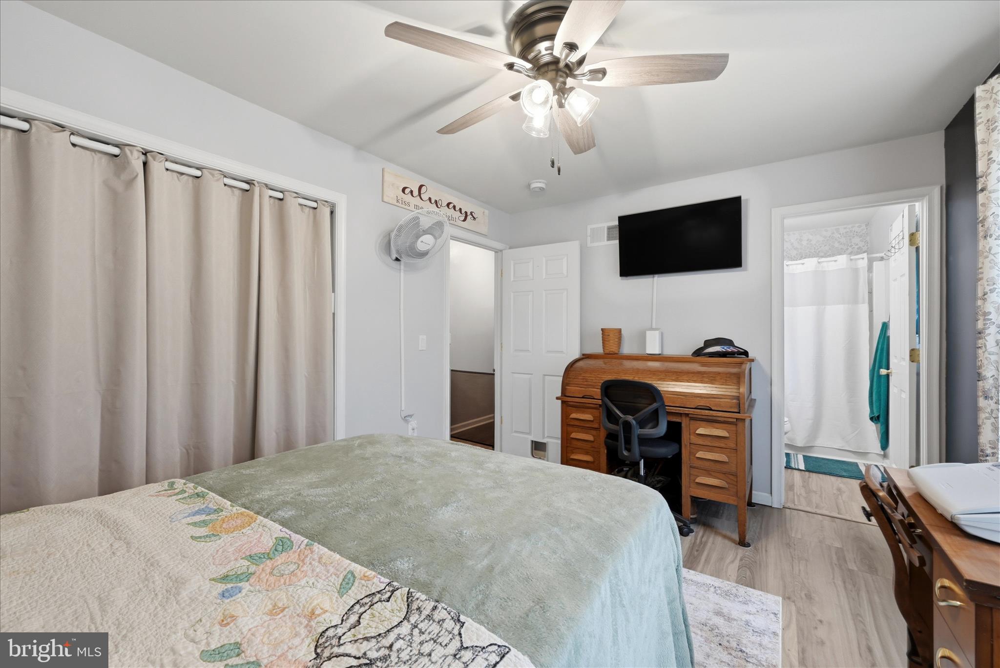 CHESSIE COURT - Residential