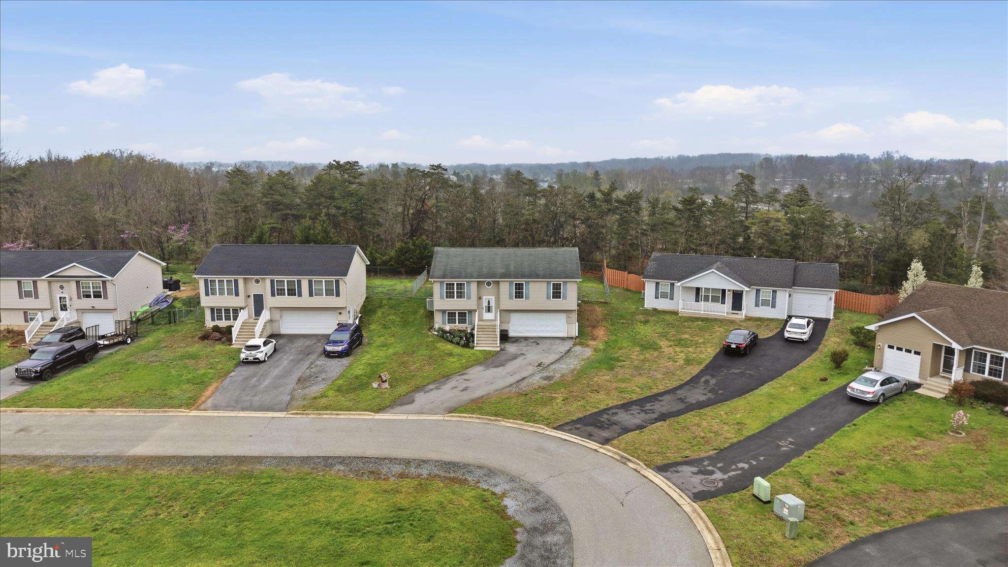 CHESSIE COURT - Residential