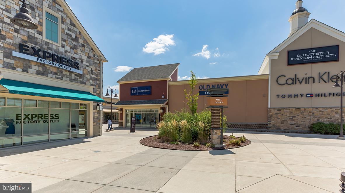 WILTONS CORNER - Residential