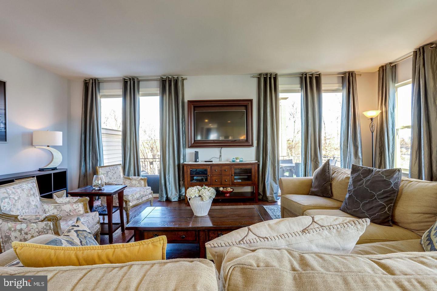 BRAMBLETON TOWN CENTER - Residential