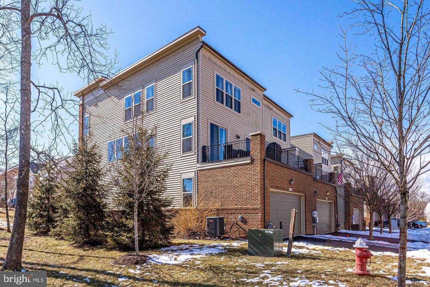 BRAMBLETON TOWN CENTER - Residential