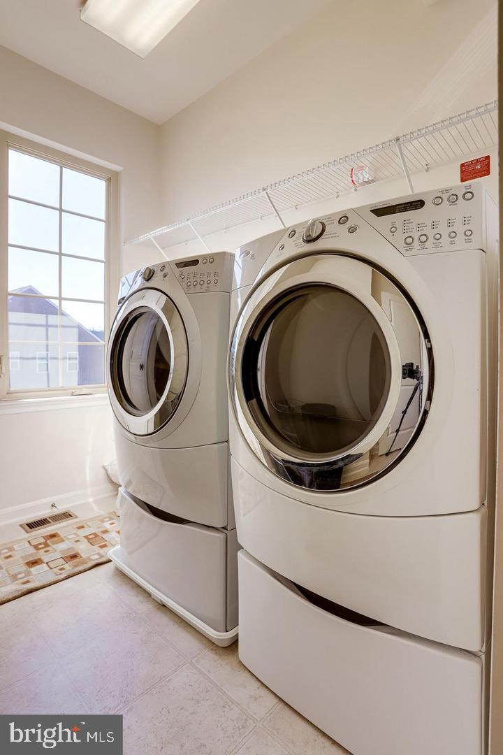 BRAMBLETON TOWN CENTER - Residential