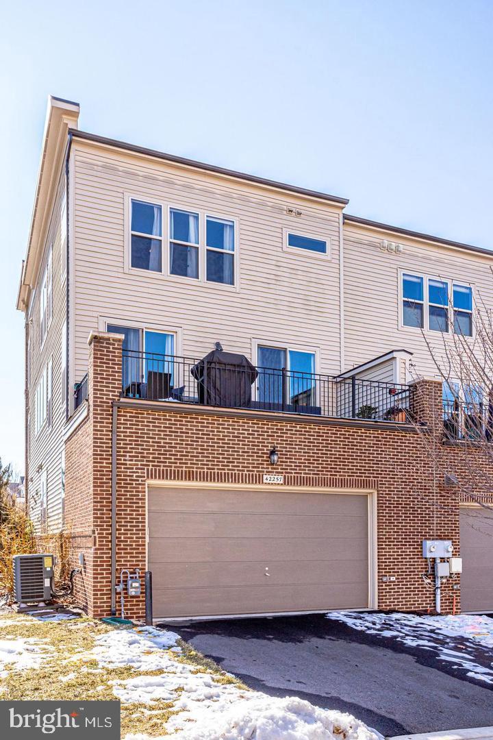 BRAMBLETON TOWN CENTER - Residential