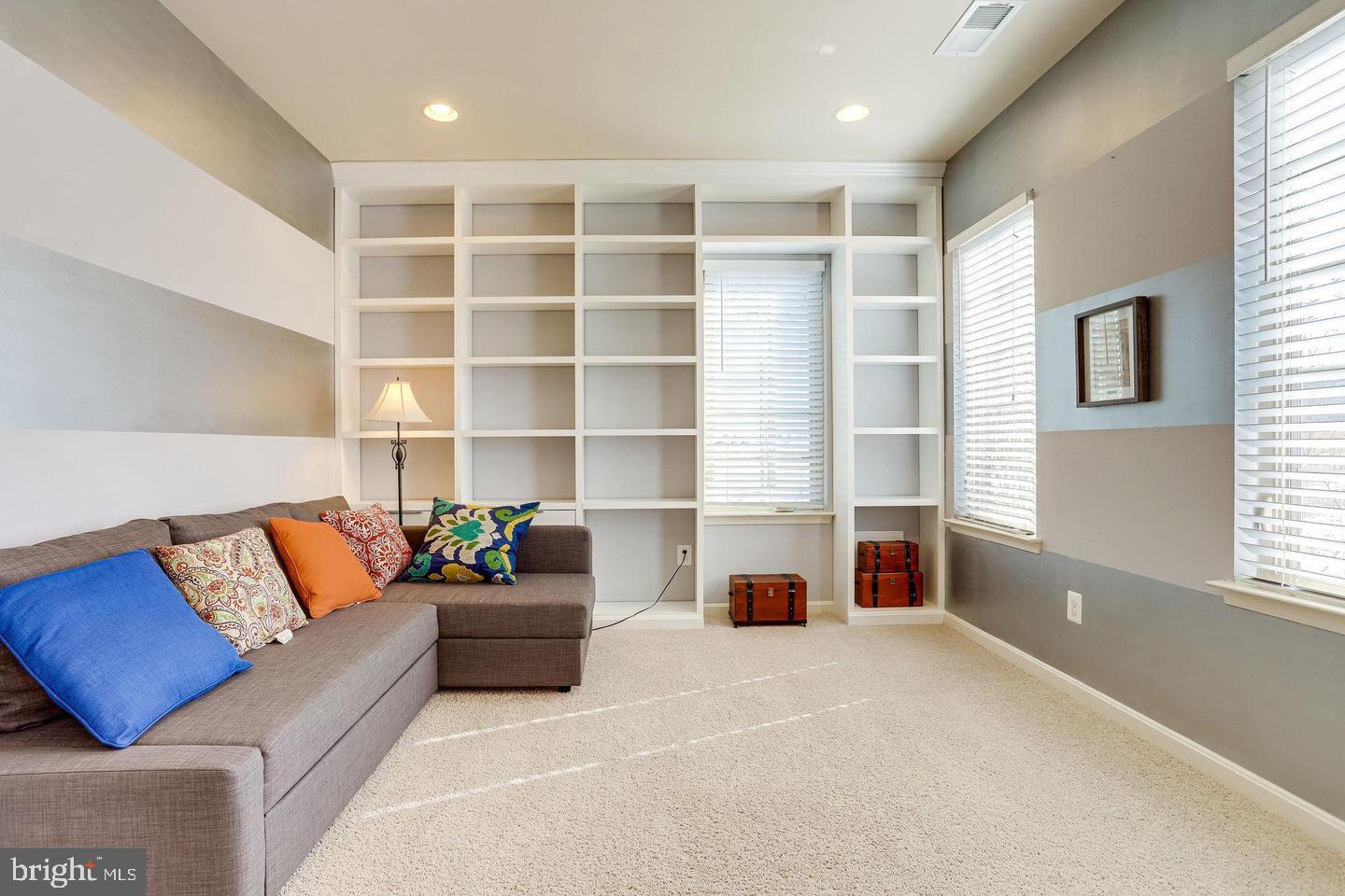 BRAMBLETON TOWN CENTER - Residential