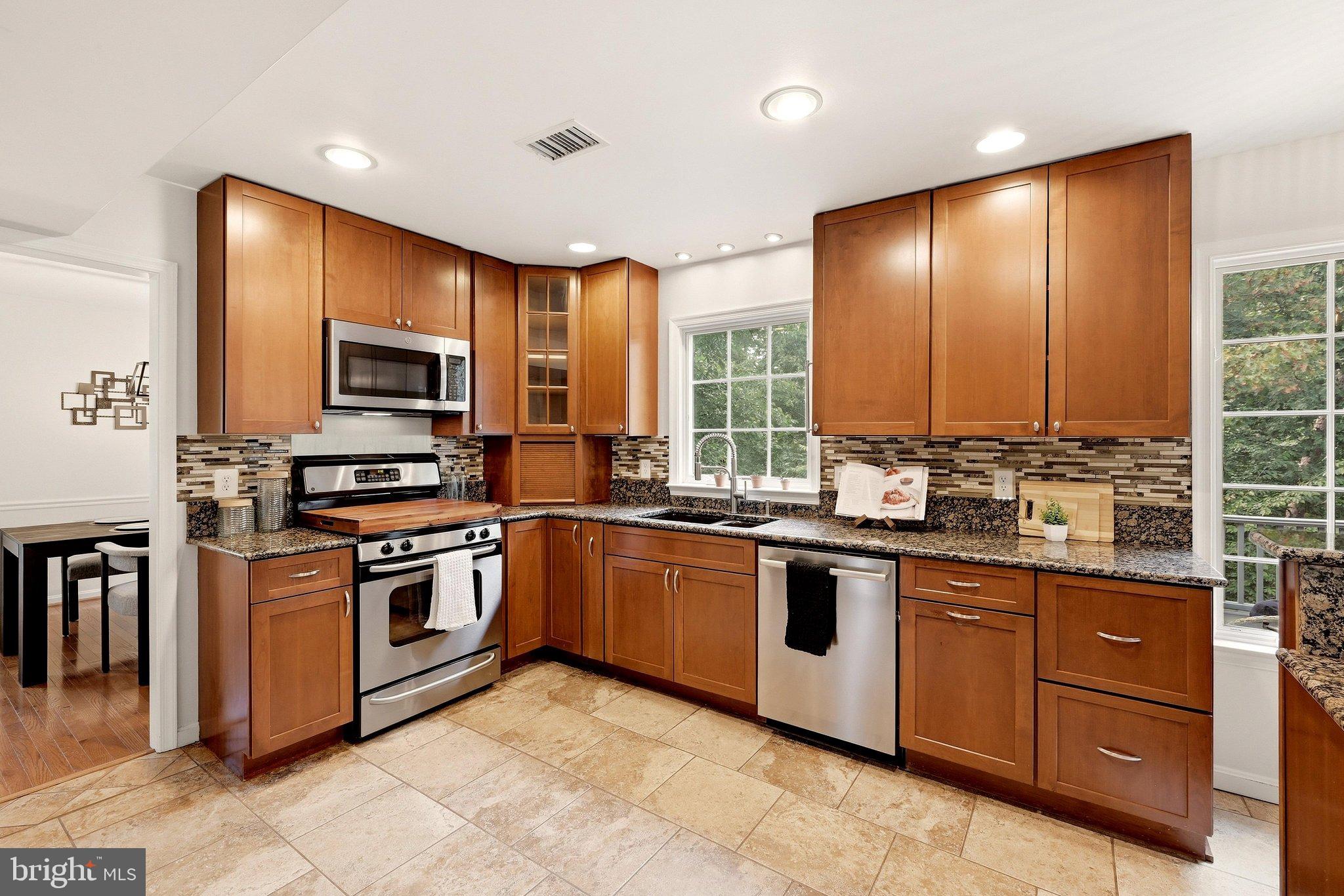 3302 GENTLE COURT