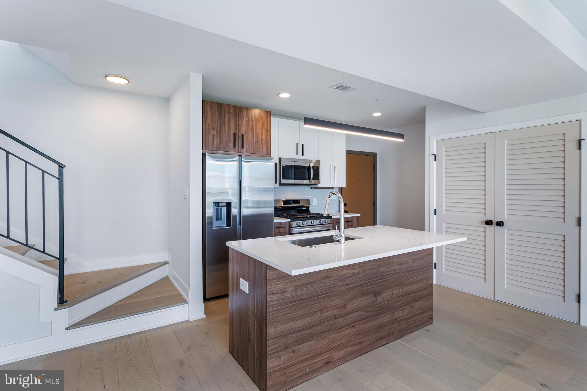 845 19TH STREET NE PH12