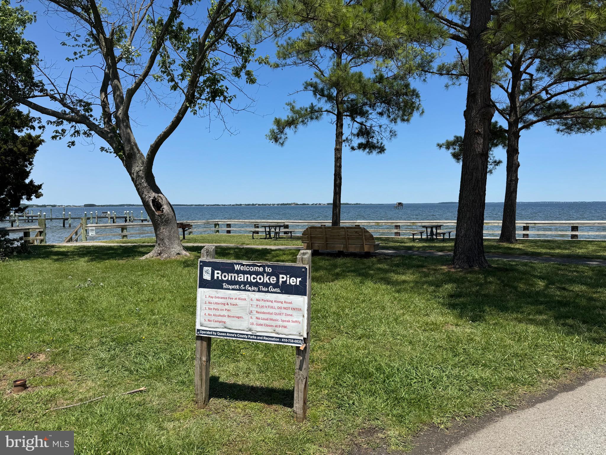 ROMANCOKE ON THE BAY - Land