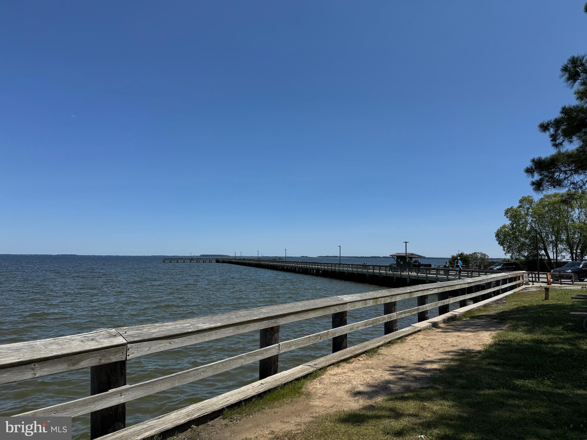 ROMANCOKE ON THE BAY - Land