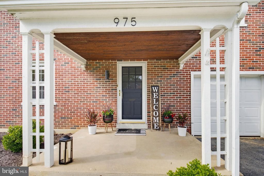 Photo of 975 Salisbury Court, LANCASTER, PA 17601 (MLS # PALA2087024)