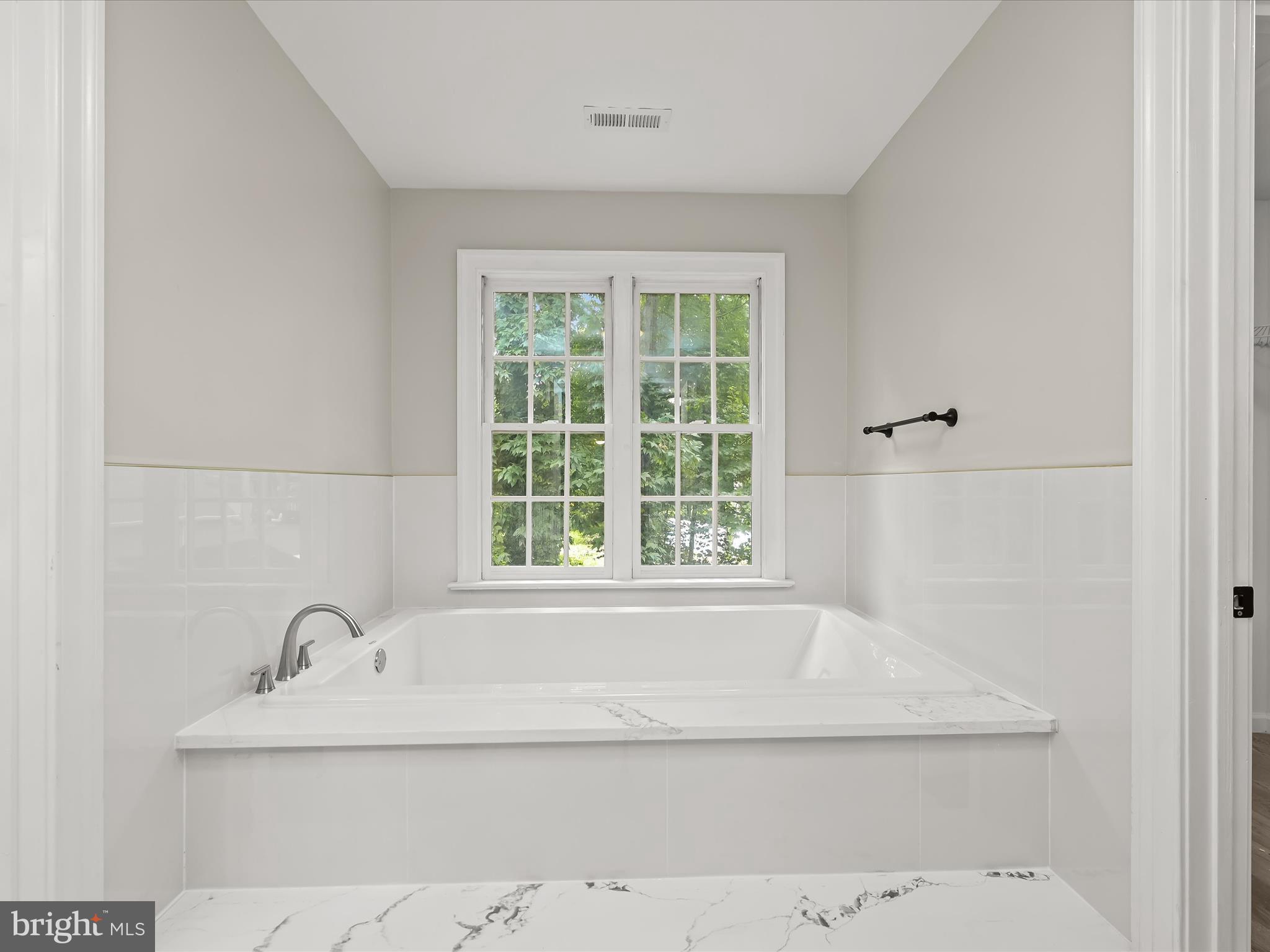 SENECA OVERLOOK - Residential