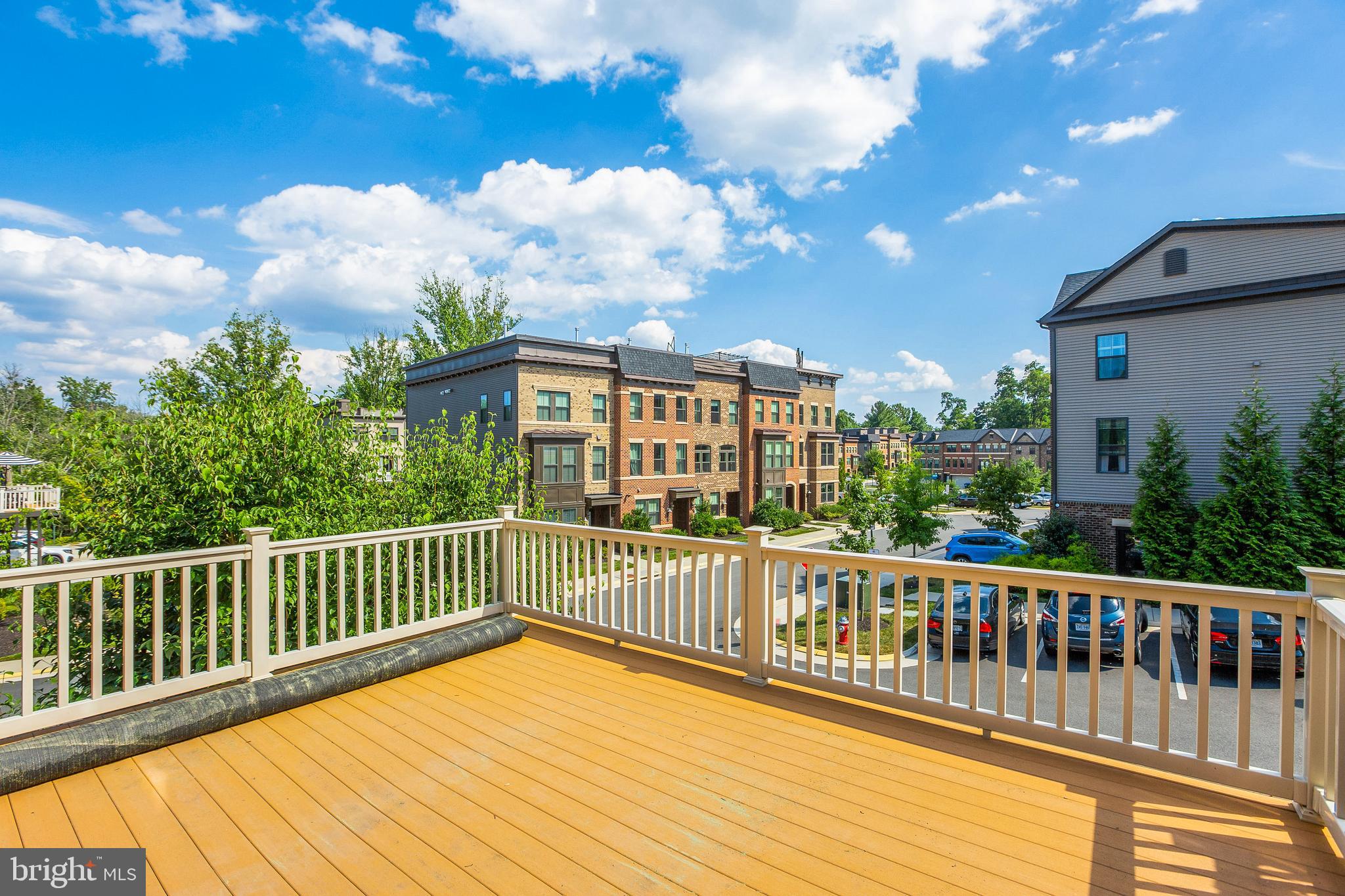 METRO ROW - Residential Lease