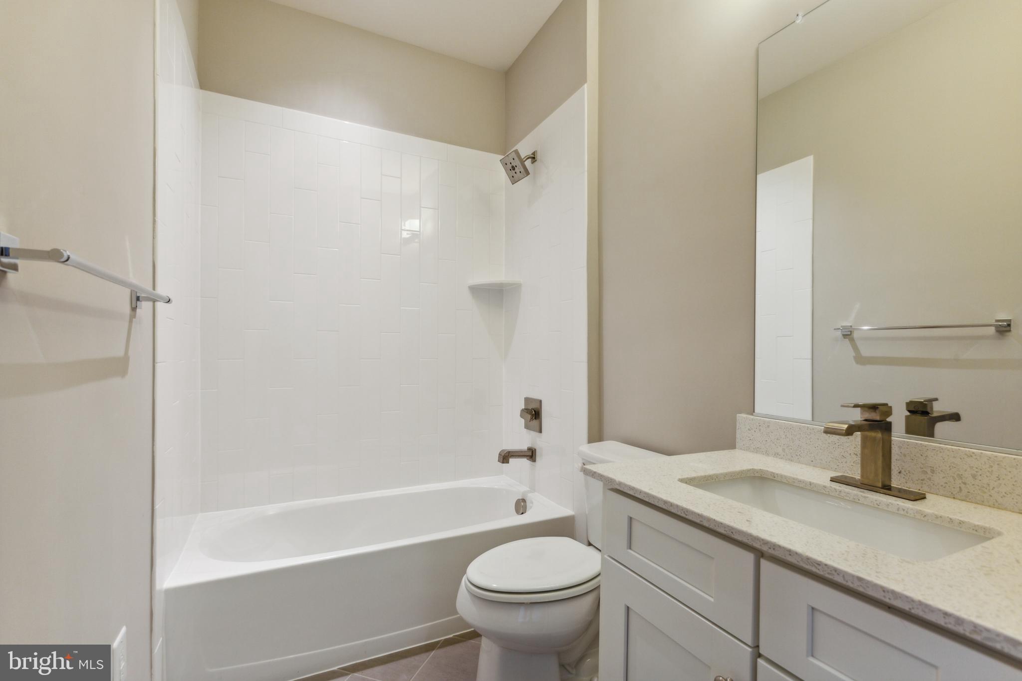 METRO ROW - Residential Lease