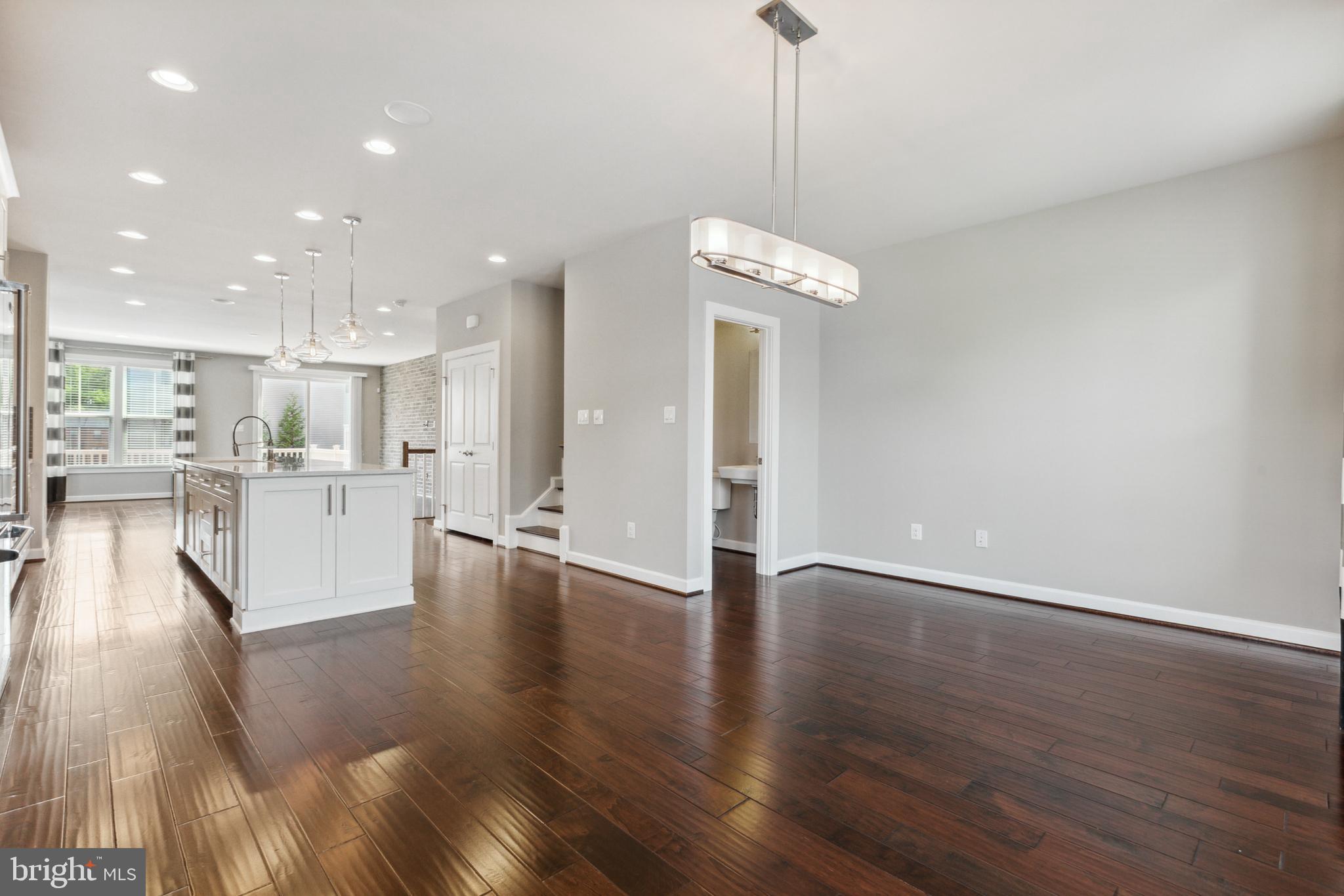 METRO ROW - Residential Lease