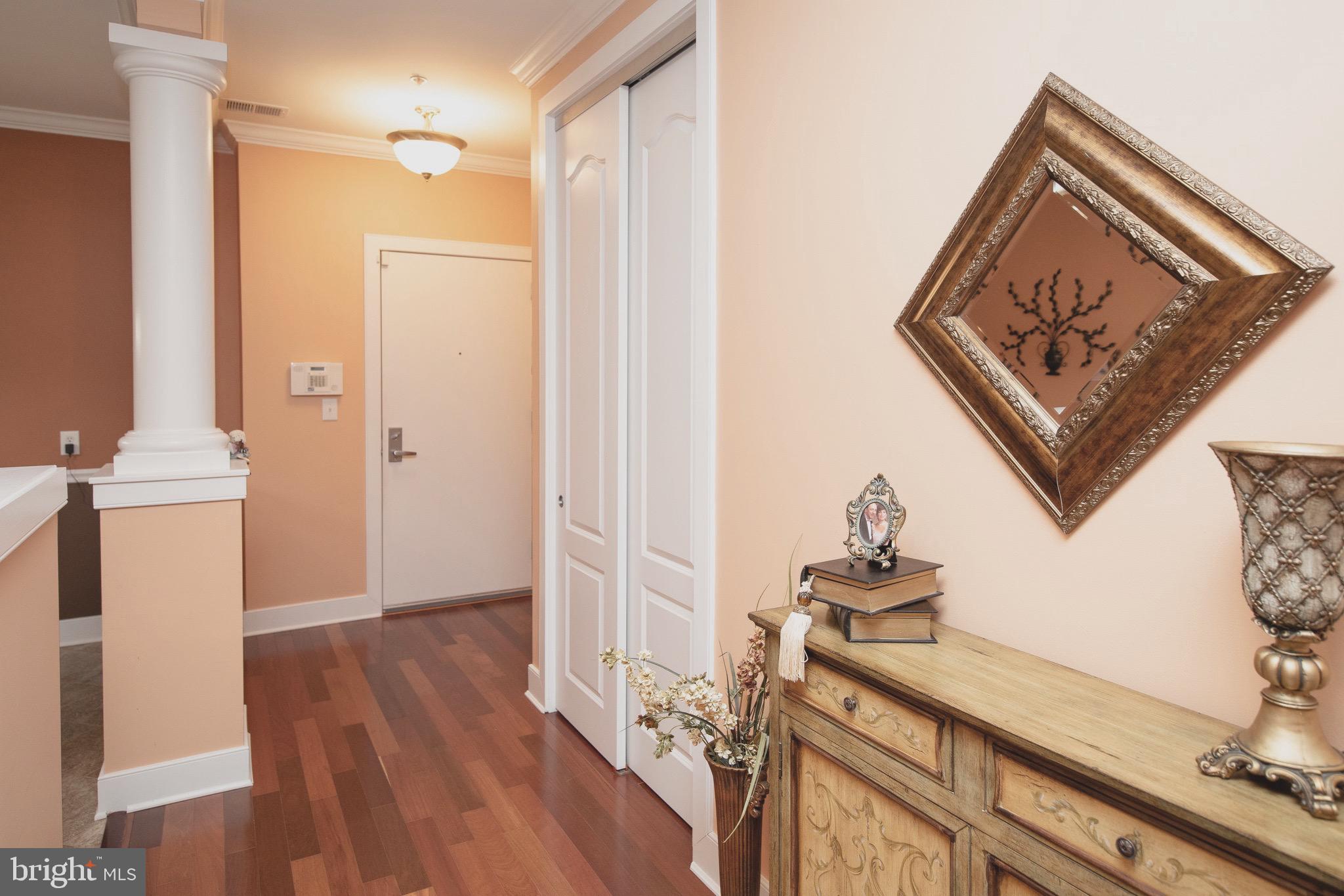 MERIDIAN VALLEY SQ - Residential