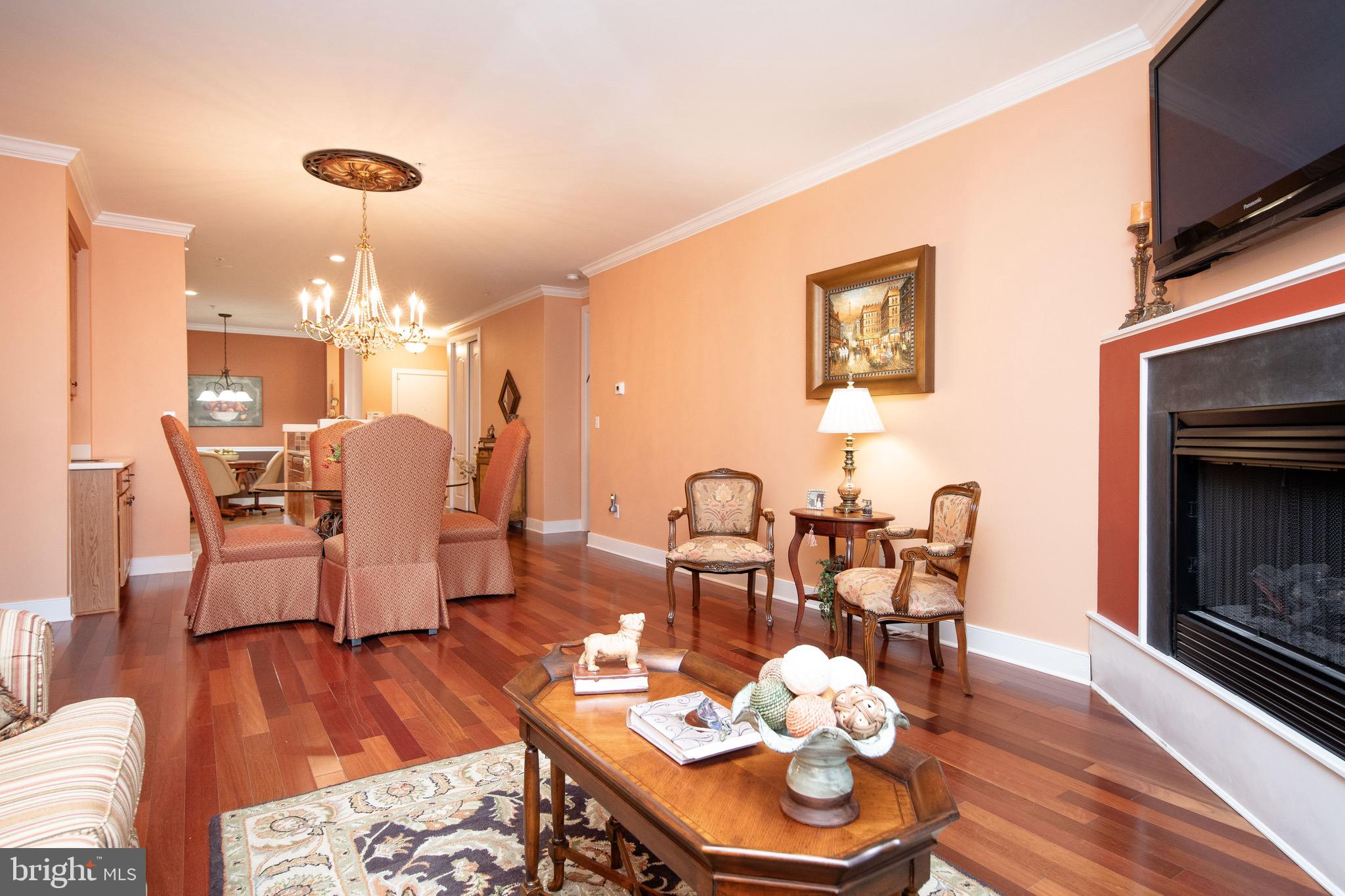 MERIDIAN VALLEY SQ - Residential